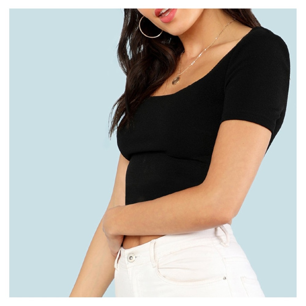 Black Short Sleeve Scallop Neckline Crop Top - Picture 3 of 4